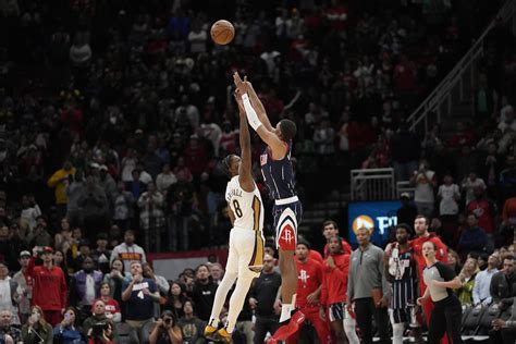 Smith hits late 3-pointer, Rockets beat Pelicans 114-112